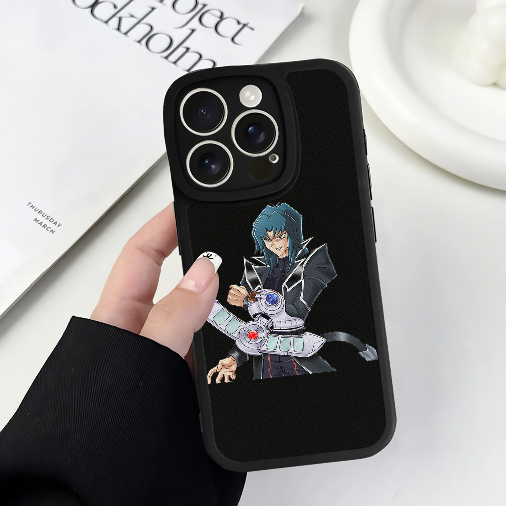遊☆戯☆王 Yu-Gi-Oh! 【iPhone 16シリーズ対応】シリコンスマホケース（レザー調） 材質：シリコン